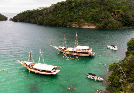 Tour Ilha Grande em escuna